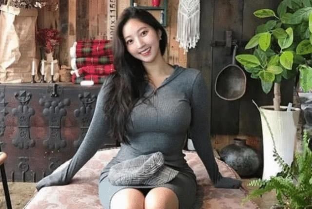 走红|“韩国版蒋聘婷”走红了，体重足足130斤，自称想减肥，网友却死活不同意