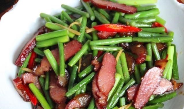 蒜苔|吃肉不如多吃这个菜，5元一把，隔几天吃一次，还能给身体杀杀菌