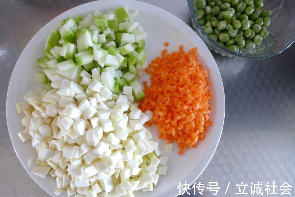 茭白|又到了吃茭白的季节，简单一炒，清淡可口