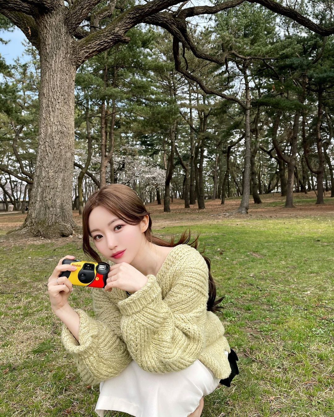 搭配|初秋女孩街拍时尚穿搭, 打扮不老气, 简约大方就很美