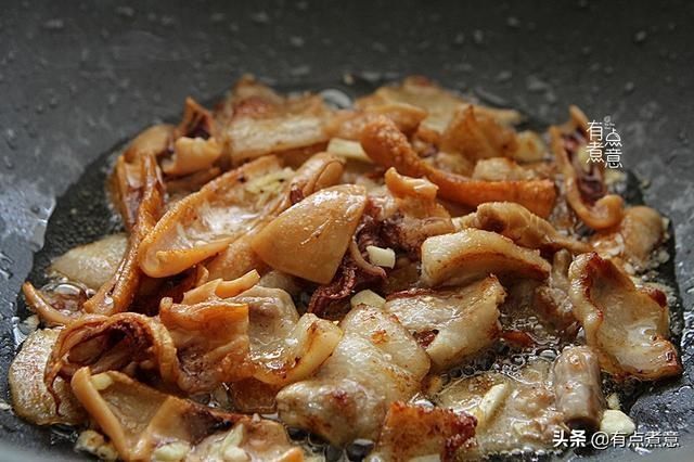 喝酒|冬天喝酒,花生凉菜靠边站!下酒菜吃它,干香有嚼劲,吃着贼香