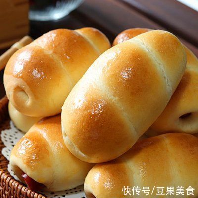 高糖酵母|#安佳马苏里拉芝士挑战赛# 零失败の肠仔包，深受小盆友喜爱
