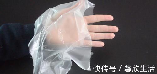 小窍门|地漏反味太臭了，一个塑料袋就能轻松解决了，看完抓紧提醒家人