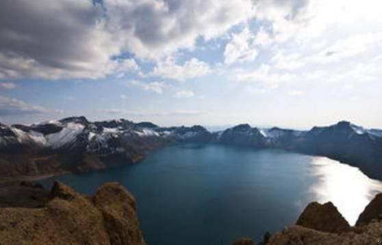 藏在广袤森林里的宝石矿