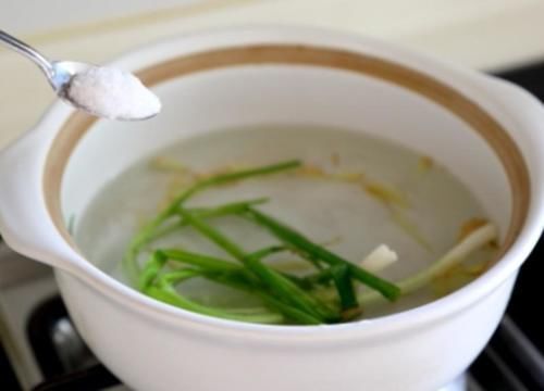 盐水虾|煮虾，到底是冷水下锅，还是热水？用错了水，难怪虾肉不鲜腥味重