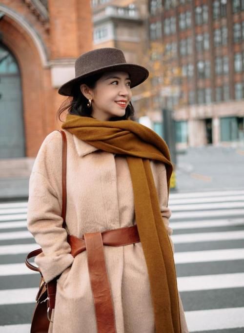 穿衣保暖高级并不难，你还缺少一款披肩，选对了时髦又优雅