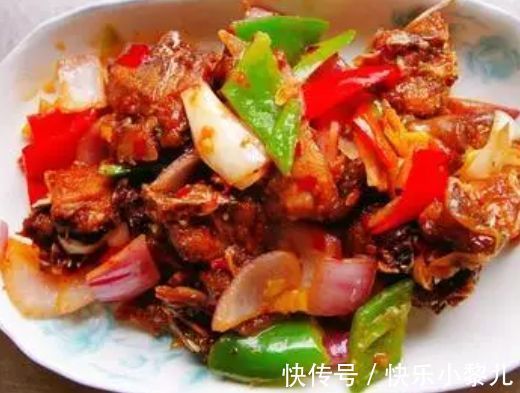 运动|孩子一有时间就运动身材都变好了,多吃特色菜,帮助身体生长