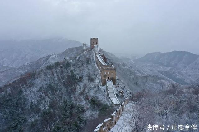 长城|惊艳！金山岭长城迎初雪，银装素裹共长天一色！