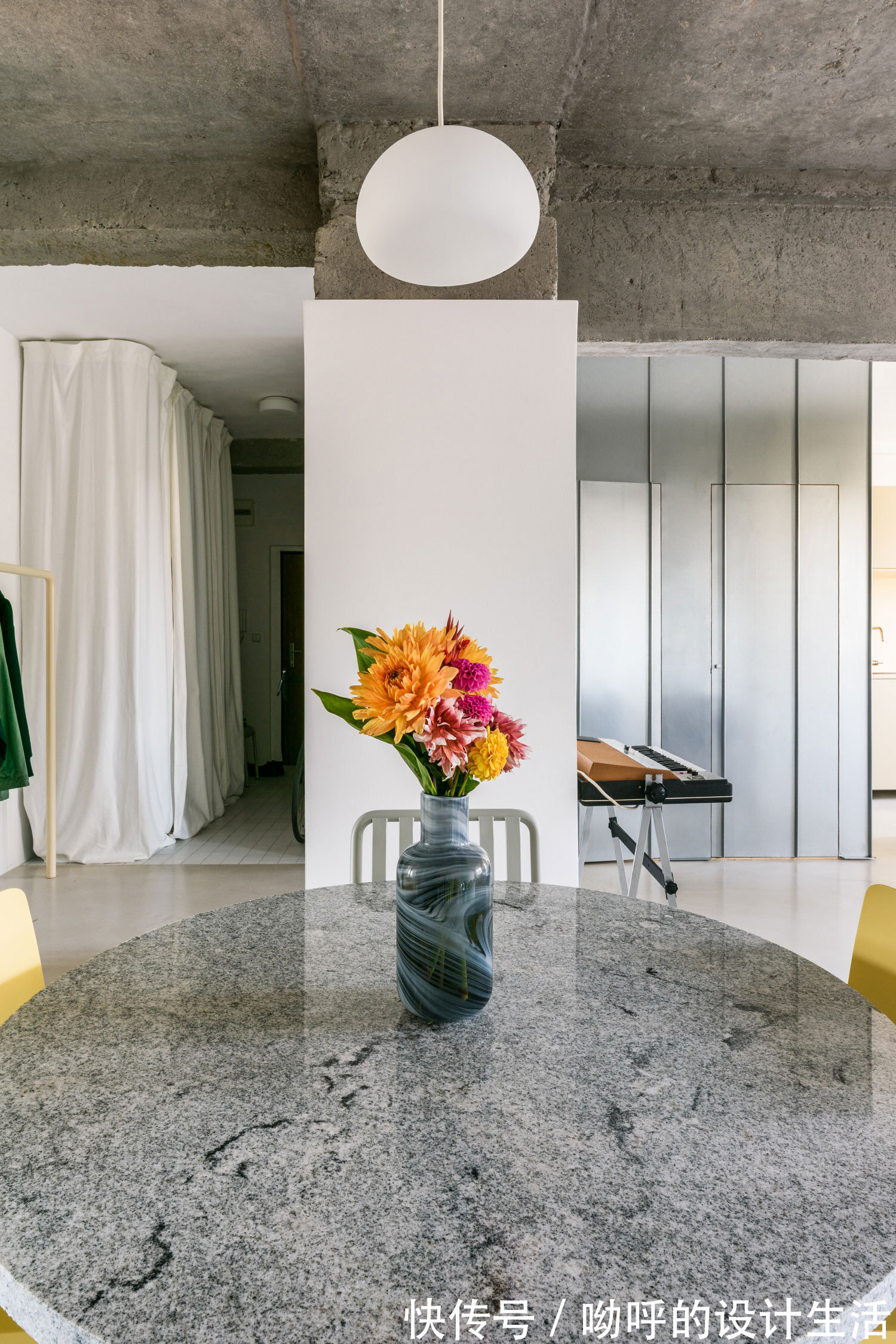 大胆的极简主义:Alan Prekop两室公寓