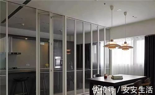 吊轨门|为什么有钱人厨房不装推拉门头次见这种设计，后悔我家选错了
