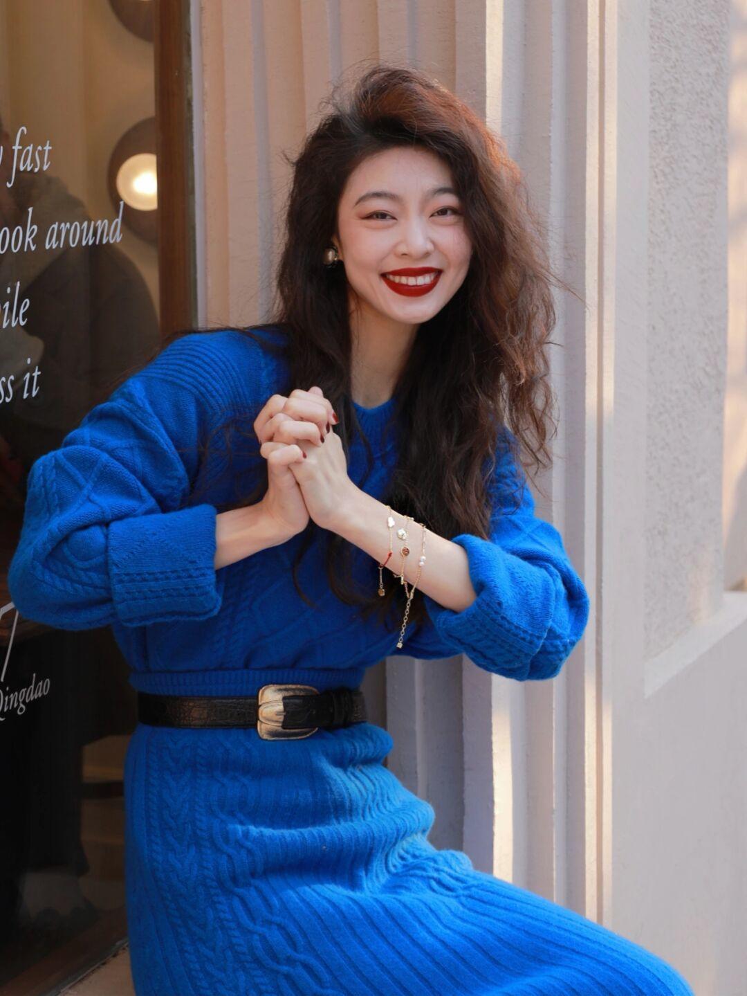 半身裙 冬天怎么把“毛衣”穿出高级感?看看这些搭配,普通人也能驾驭