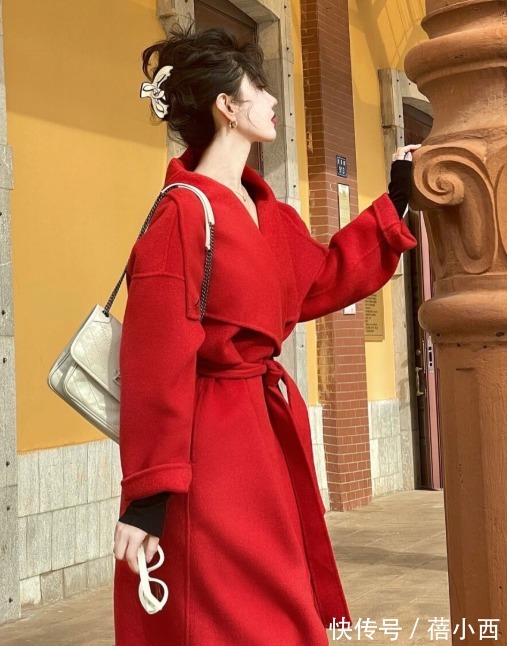 下半身 年末就要穿“红色大衣”,显白显气质,奔四的女人穿上年轻10岁!