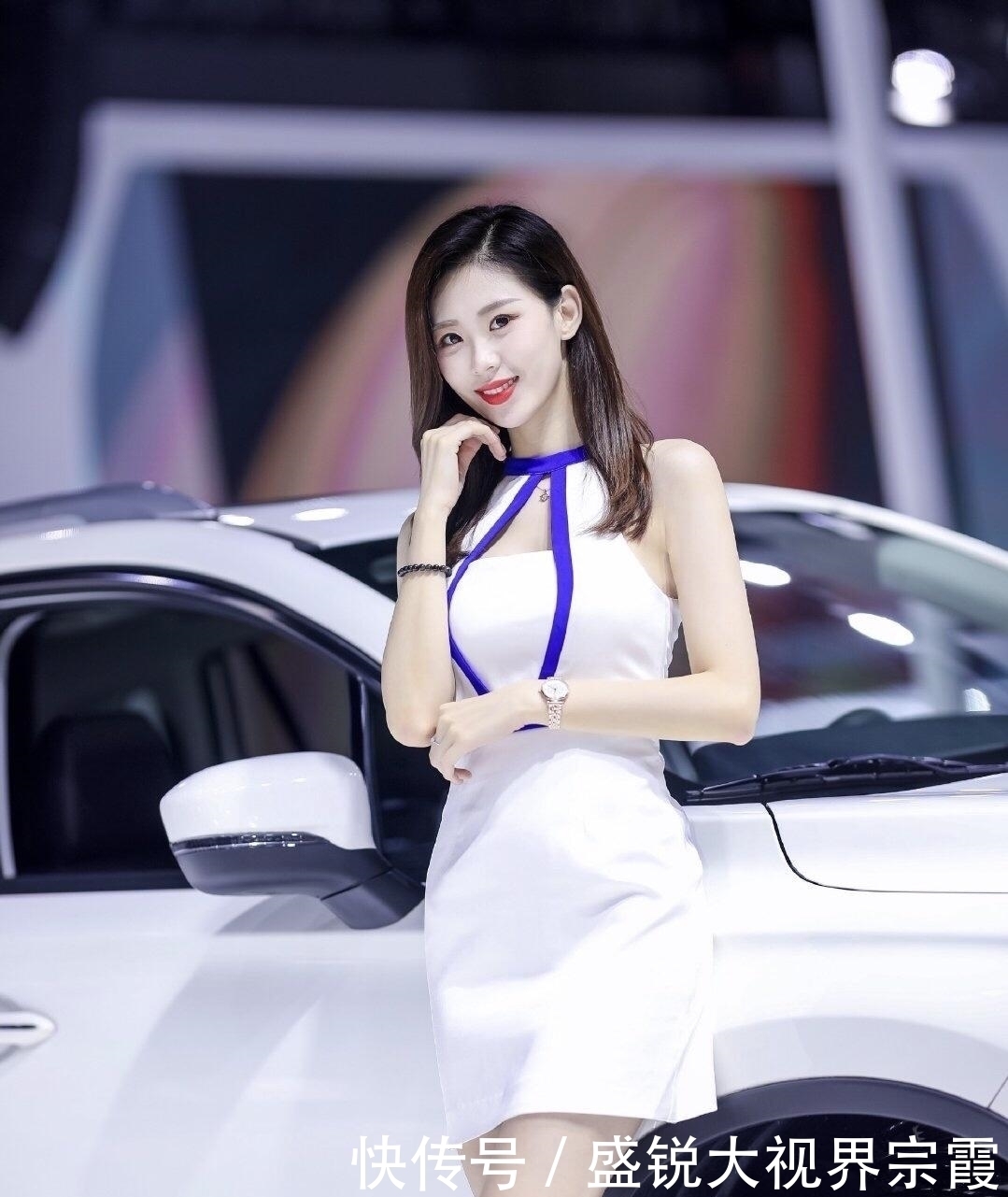身材|20岁的车模小妹妹“倒三角”身材让人羡慕，坚持运动或许你也可以