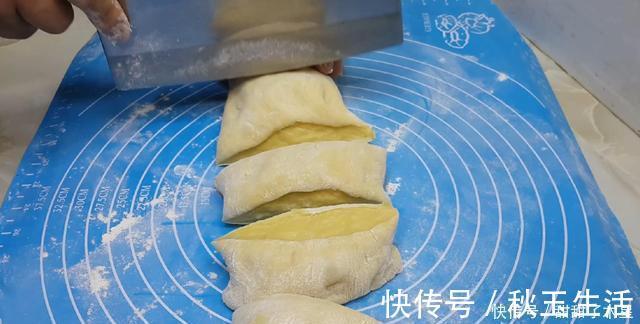 面粉别只会蒸馒头了，加3个鸡蛋，做出创意小吃，比蛋糕油条好吃