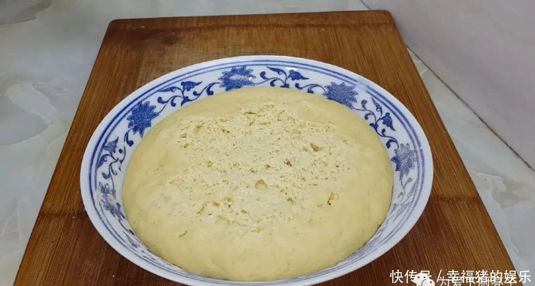 面粉别炸油条了，锅里炸一炸，做出特色小零食，比薯片麻花还好吃