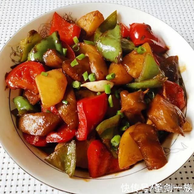 天冷了多吃点热乎的菜,分享12道适合冬天吃的菜,暖身又暖胃