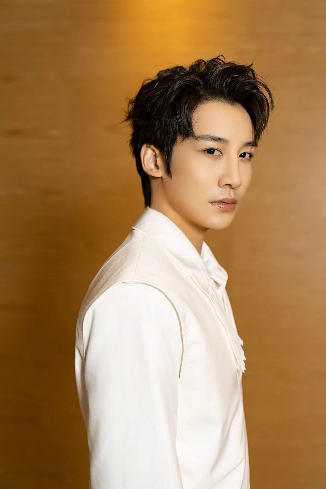 麥亨利《披荊斬棘的哥哥》總決賽火熱來襲 架子鼓驚喜開場(chǎng)燃炸舞臺(tái)