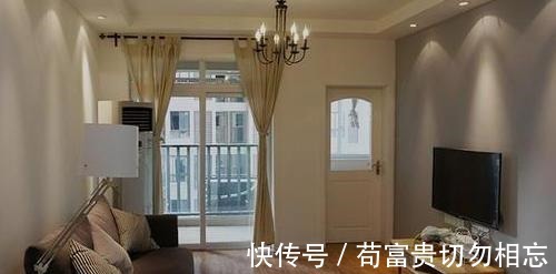 电视|老公为“省钱”, 不装吊顶, 也不做电视墙! 邻居眼红 效果不输人！