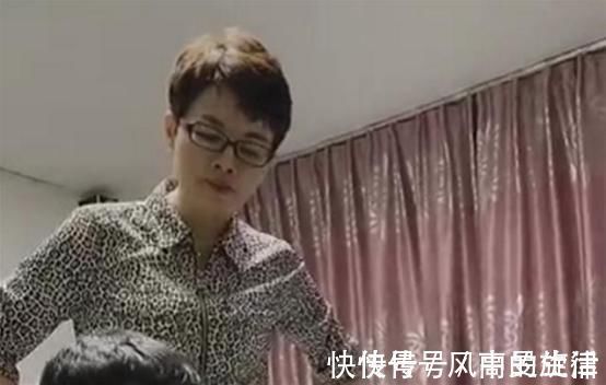 神操作|“硬核妈妈”火了,“神操作”搞定不写作业的娃,网友:简单粗暴