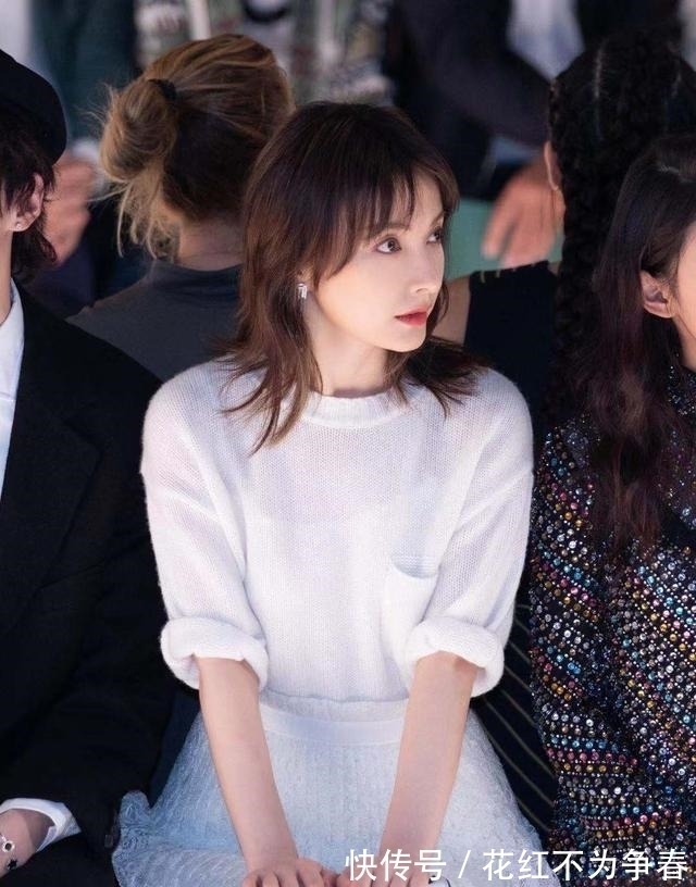 吴莫愁 女人过了40岁,尽量别留这4种“发型”,换了个发型更加优雅高级