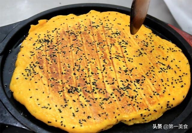 香酥|南瓜这样做太好吃了，简单一烙，香酥柔软又解馋，做一盘不够吃