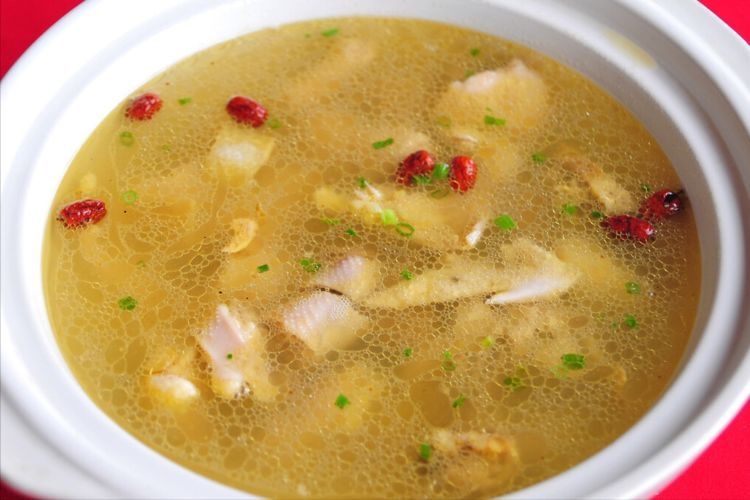 炖鸡汤,记住“4放2不放”技巧,汤汁鲜美鲜亮,鸡肉嫩滑不腥