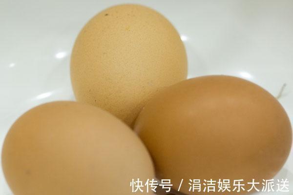 土鸡蛋|一天吃一个鸡蛋的人，和不吃鸡蛋的人有什么不同差距还真不小