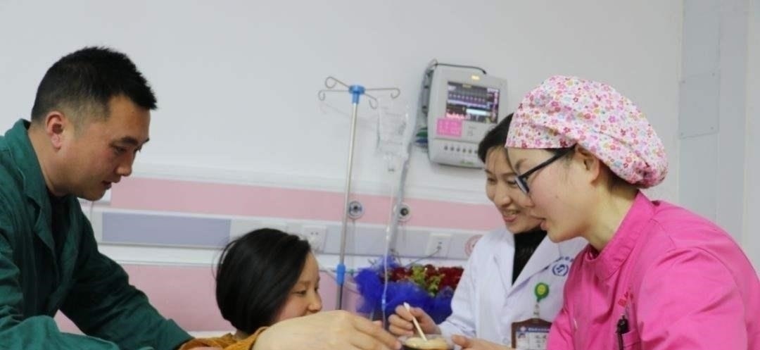 小莉|女子怀孕11个月,从未做过产检,看到孩子的样子一家人傻了眼