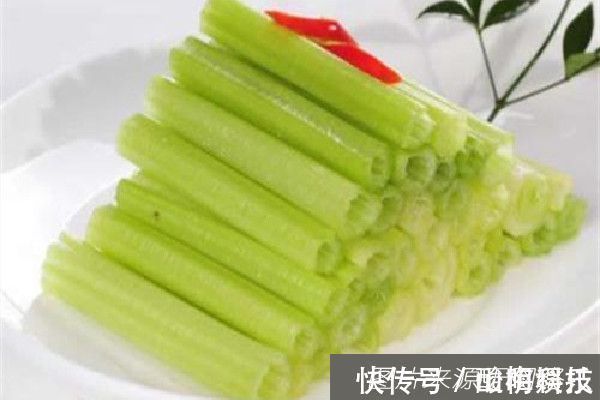 胃肠溃疡|芹菜的2个克星,万万不可一起吃,否则会给我们带来不必要的负担