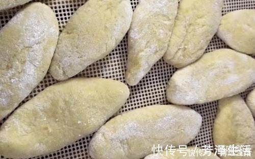 年后我家吃得最多是它,加一物一蒸,放特制的料汤中拌一拌,是真好吃