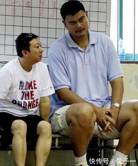 奥尼尔|姚明的肌肉有多不真实?6块腹肌显眼 麒麟臂不输奥尼尔