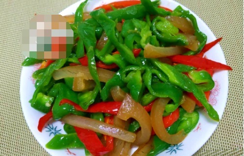 没什么胃口吃饭,我随便炒了这菜,上桌立马胃口大开,配饭吃撑了