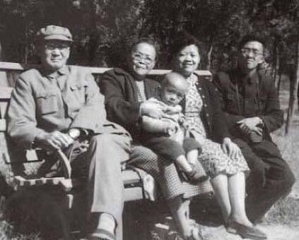 道德|在多情的民国,此大将坚守住了情感的道德底线,一生只有一个妻子