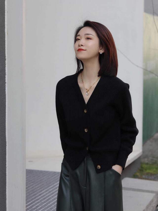 搭配|秋季也是针织衫的标配,原来可以这样配,好看又方便