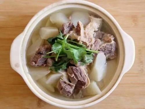 一炖|白萝卜和它一起炖,上锅炖一炖,暖胃养胃,营养互补,全身都暖和