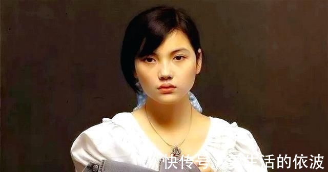 镊子#他画了一桶垃圾卖860万,网友看不懂,专家放大25倍,看那针筒