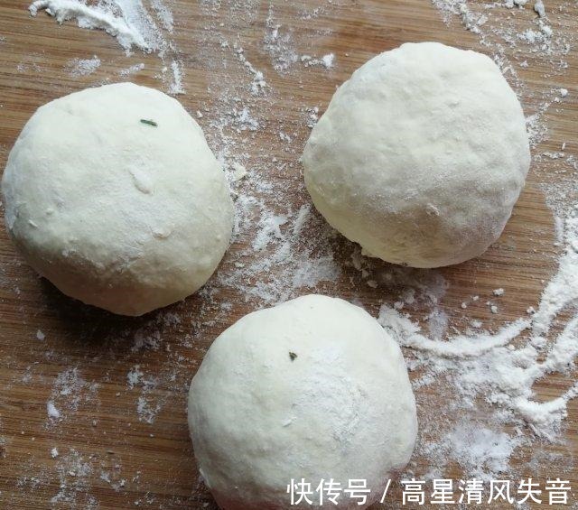 香味|南瓜雪菜肉麦饼，皮薄馅足，香味诱人！