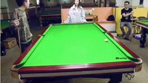 |搞笑GIF:夫妻在一起工作,这样才会更有安全感