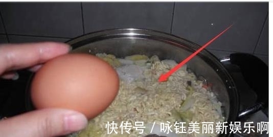 女生|堪比“喝油”的3种早餐,女生总当减肥餐,难怪“大象腿”一直在