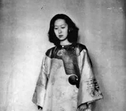 张爱玲成名跟她的好出身有关,有一个园艺家还帮了她的忙!