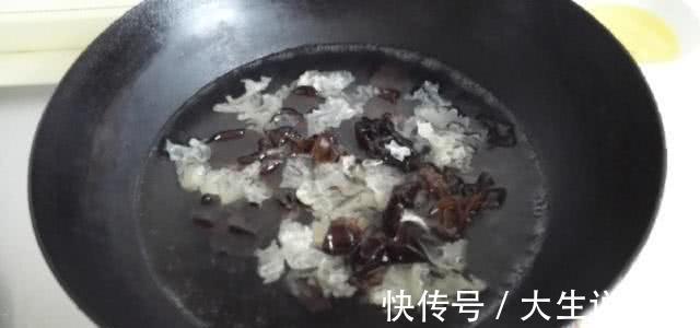 芹菜|此道菜是血管“清道夫”,清理血液垃圾,为身体做个大扫除