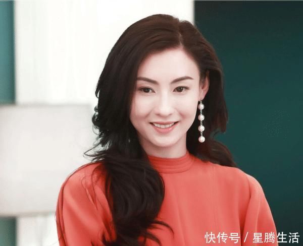 气质|圆脸就放弃“黑长直”吧!换上这4种发型,气质变得更高级了!