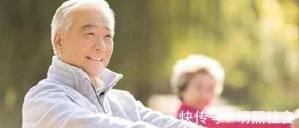 清热|蒲公英和它是“黄金搭档”,常泡水喝,清热消暑,养肝排毒