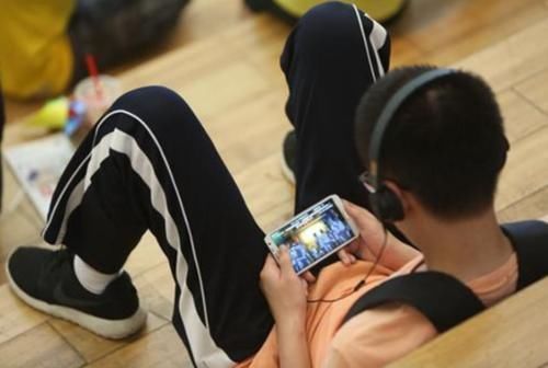 孩子|“妈妈,我为什么不能玩游戏?”这位妈妈的回答,值得家长们学习