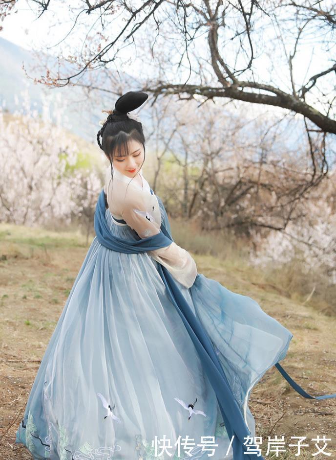 上架|这些“上架嫌它丑,下架求成狗”的绝版汉服,有你的梦中情裙吗