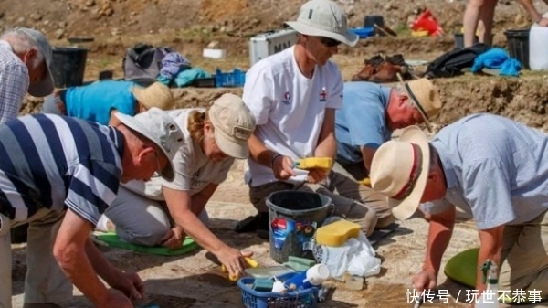 文化|英国挖出1600年前文物,上面刻着五个简体汉字:吉姆在这里