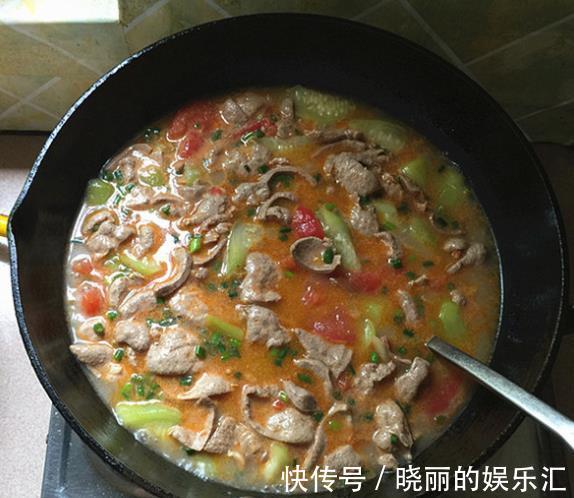 番茄猪肝汤|立秋前后，多给家人喝这碗汤，三块钱炖一大锅，孩子常喝视力好！
