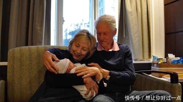 护士|产房门前三个爸爸拼二胎女儿,听到护士的话后,表情太有意思了