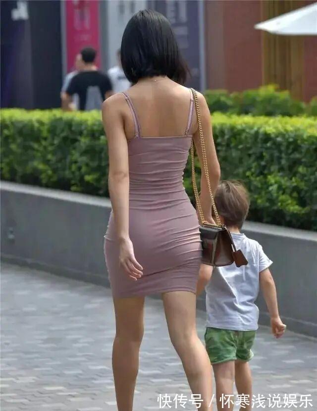 深焦糖色 连衣裙的穿着彰显简约利落气质,婉约不失时尚