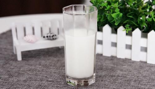 人体有三处“助眠开关”,每天按一按,很快睡着了,跟失眠说拜拜